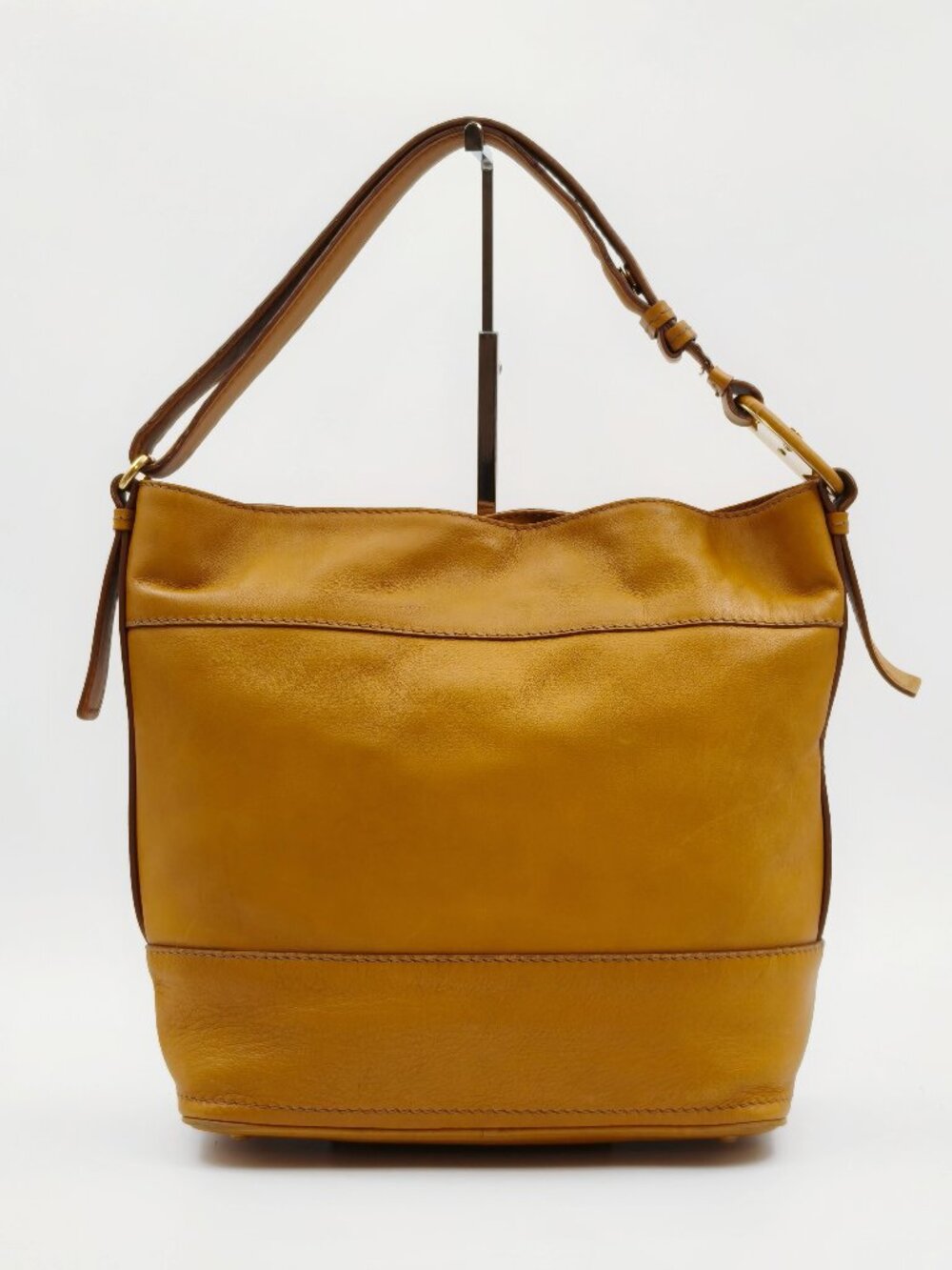 Salvatore Ferragamo Tan Leather Gancini Shoulder Hobo Bag Gold Hardware Italy